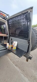 Відкидний стіл на двері багажника Nissan Patrol Y60 - Зображення 14