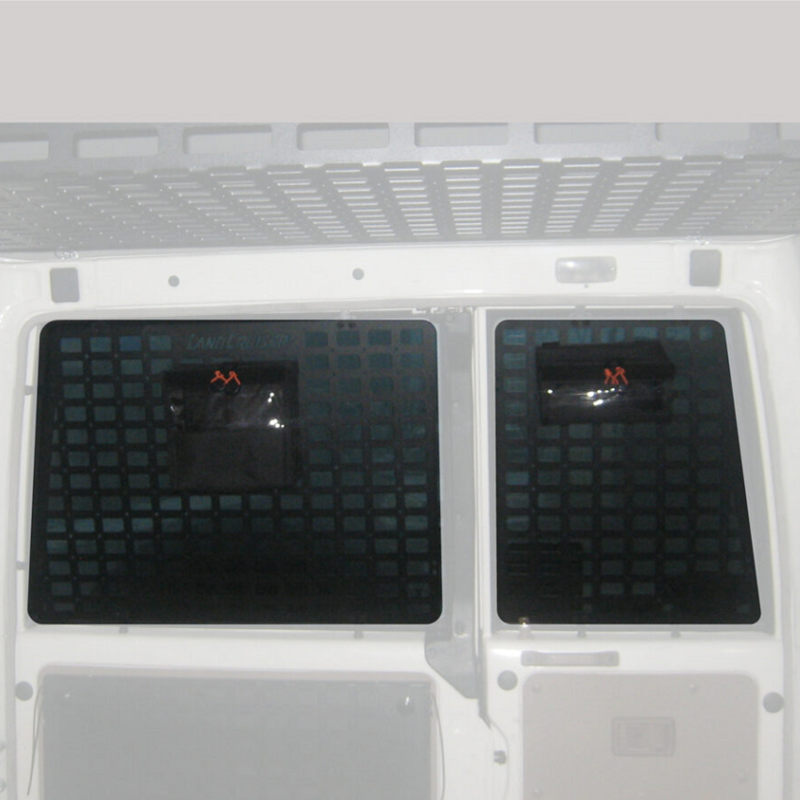 Дизайн без назви Модульна система зберігання Molle (Молле) для дверей багажника Toyota Land Cruiser 78 - Зображення 1