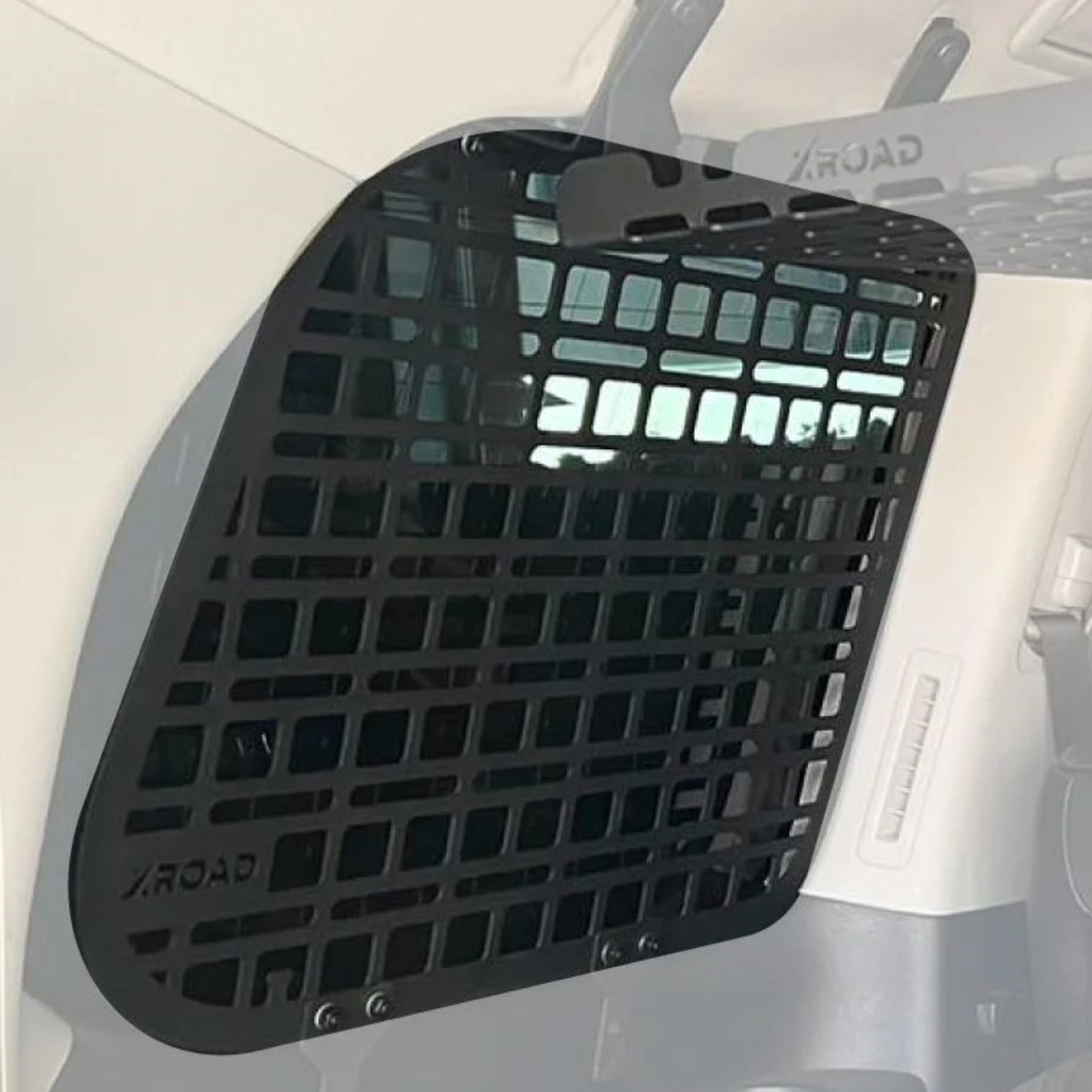 Дизайн без назви Модульна система зберігання Molle (Молле) для вікон багажника Lexus LX570 - Зображення 1