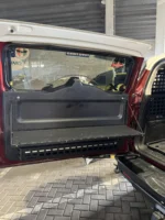 Відкидний стіл на двері багажника - Зображення 24