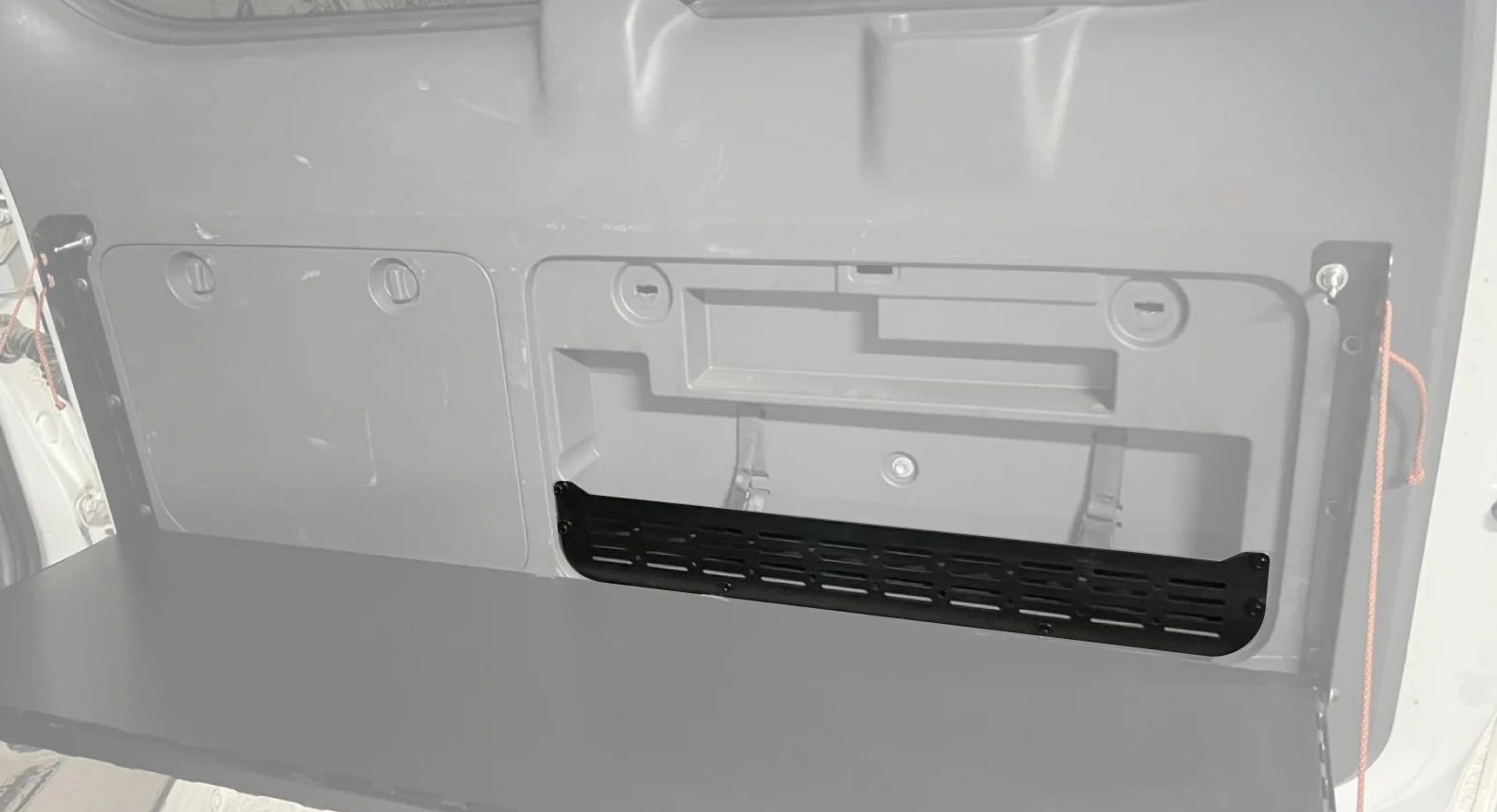 41988717 Панель на двері багажника Toyota Land Cruiser Prado 150 - Зображення 1